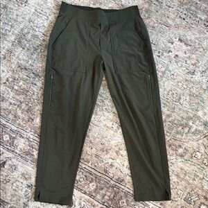 Athleta Green Brooklyn Midrise Cropped Pants Ankle Length